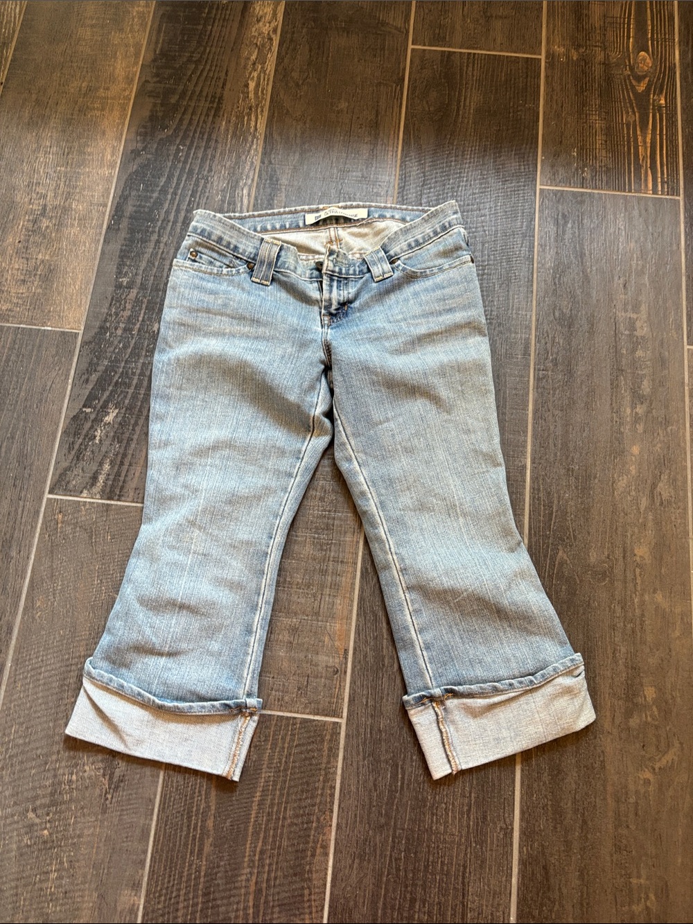 GAP Light Blue Women's Cuffed Capri Jeans